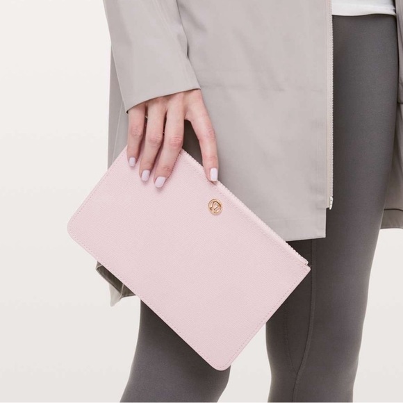 Lululemon Goody Bag clutch misty pink - Picture 7 of 7